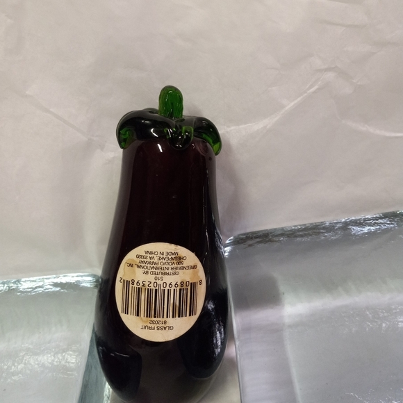 VINTAGE Greenbrier Int'l Glass Eggplant Vegetable Decoration - Picture 2 of 6